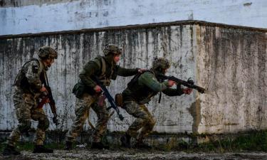 Ukrainian fighters try to break into Russia driving a US APC