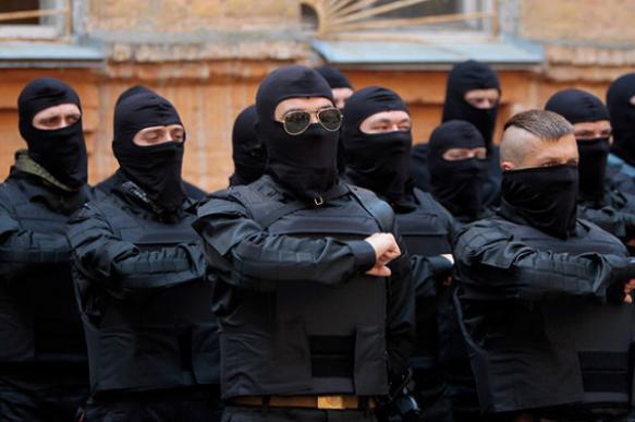 Defence of Ukrainian regime: Azov fighters arrive in Odessa