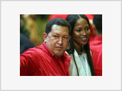 Hugo Chavez ready to pose topless like Putin for Naomi Campbell