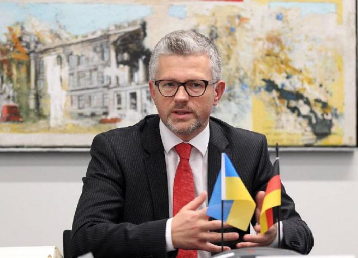 Ukrainian Ambassador asks German politicians an unexpected question
