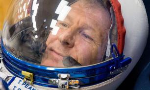British astronaut fears Russians leave him in space. Putin interferes