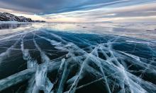 Perfect rotating ice circles appear on water surface in Novgorod region