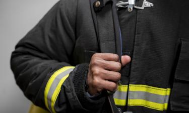 Moscow Rescuers Save Kitten Trapped 36 Meters Deep in Apartment Ventilation Shaft