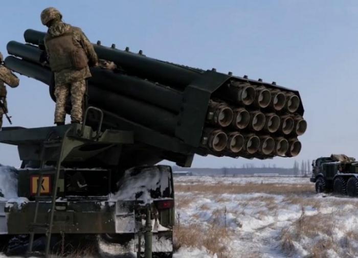 Russian air defences intercept HIMARS and Uragan MLRS rockets in DPR