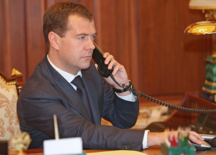 Dmitry Medvedev may become Ukraine's new president when it collapses