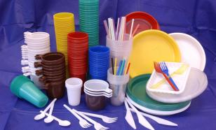 Russia considers banning plastic tableware and straws