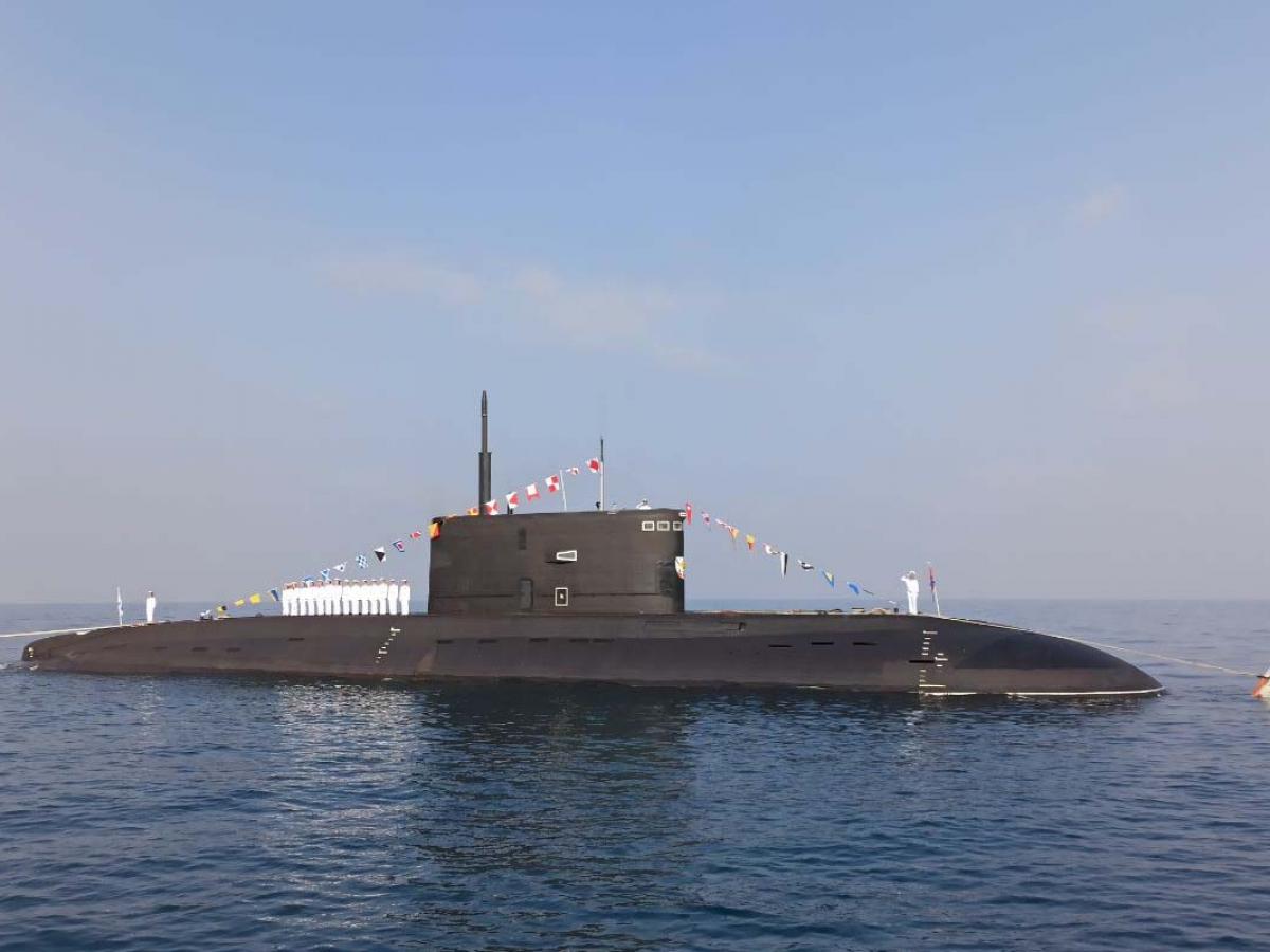 Russian Submarine Surfaces Off France, Moscow Denies Malfunction