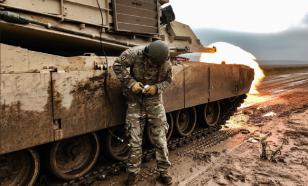 Column of Western military vehicles stuck in mud in Ukraine