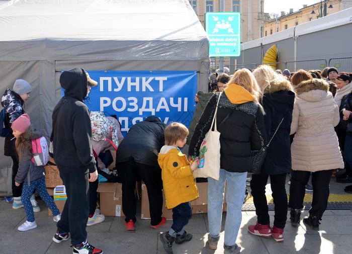 پناهندگان اوکراینی که در خارج از کشور شعارهای ضد روسی سر می دادند، اکنون کی یف را نفرین می کنند