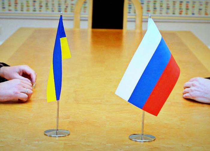 Russia and Ukraine sit down for talks in Belarus