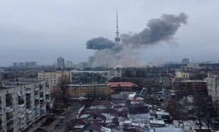 Shell hits TV tower in Kyiv