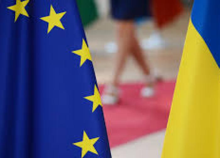 European croissants or more Western arms for Ukraine? That is the question