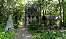Yevgeny Prigozhin's grave filled with concrete
