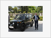 Putin makes public presentation of his very serious new car