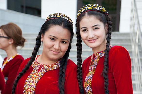 Turkmenistan bans COVID-19, prosecutes people for wearing masks