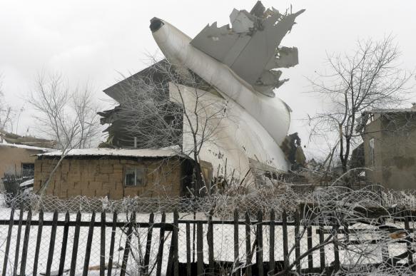 Boeing 747 cargo plane crashes on village in Kyrgyzstan, at least 37 killed. Video
