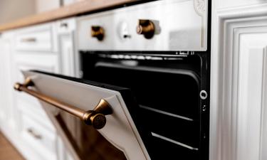 The Drawer Under Your Oven Is Not for Storage — Here’s What It’s Really For