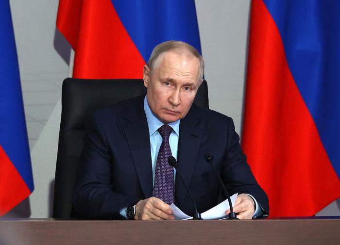 Putin speaks at Eastern Economic Forum