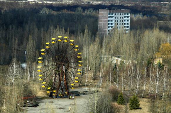 Chernobyl's Ferris wheel starts turning