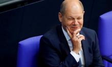 Guarantees for Ukraine? Olaf Scholz's wry grin says it all about them