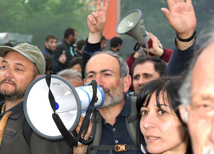 Protests in Yerevan: People accuse Armenian Prime Minister of treason