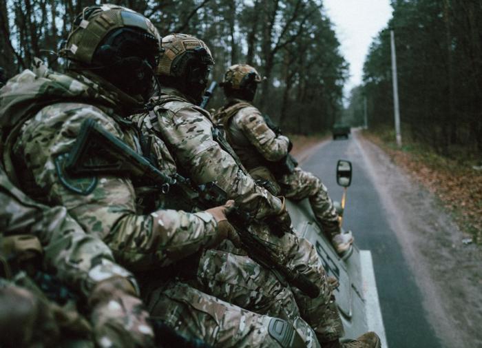 Ukrainian troops shoot a group of Polish mercenaries in Vuhledar, DPR
