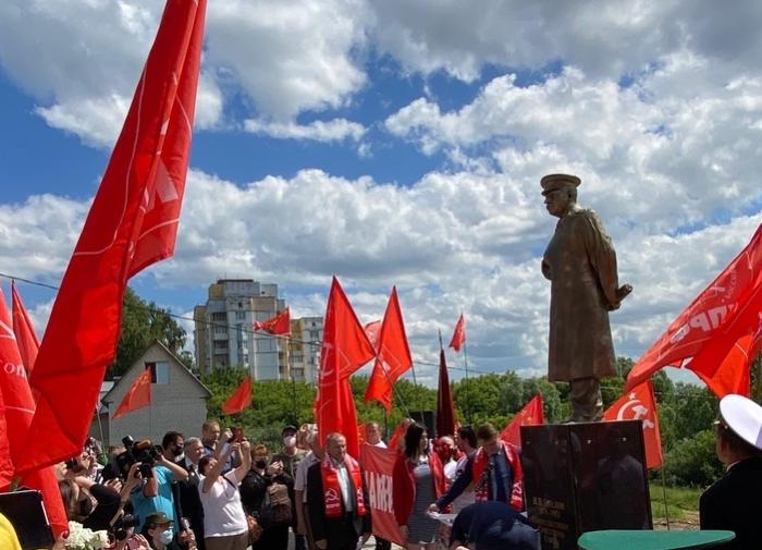 Russian businessman erects monument to Stalin on his property