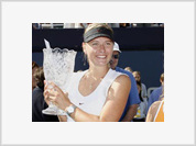 Sharapova defends Acura Classic title