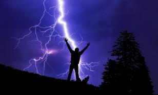 Video shows lightning striking three kids on the beach in Puerto Rico