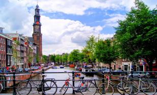 High Hopes for Elections in the Low Countries