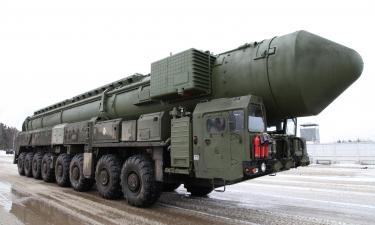 America Pushes for Treaty on Russian Tactical Nukes as Tensions Rise