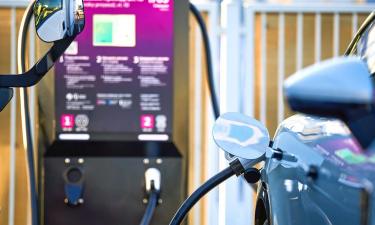 How and Where to Charge an Electric Car: A Complete Guide