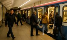 Woman Pensioner Pushes 13-Year-Old Girl onto Moscow Metro Tracks