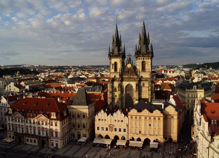 High-ranking Russian officials must not own real estate in US and Czech Republic