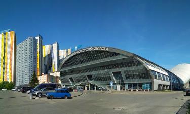 Ski Complex Collapses During Demolition Near Moscow, Over 100 Cars Damaged
