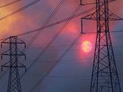 Russian electricity flows to Crimea, Ukrainian radicals chicken out