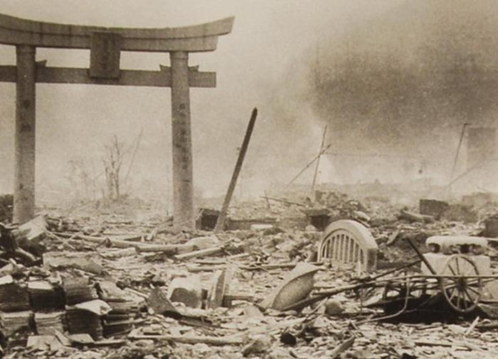 Ashes of Hiroshima and Nagasaki will remain on US flag forever
