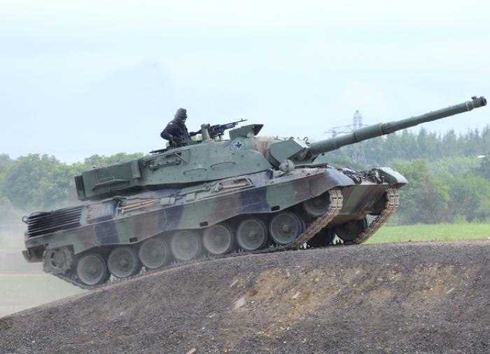 German Leopard 2A4 heavy tanks spotted in Ukraine