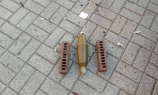 Who uses phosphorus and cluster bombs in Ukraine?