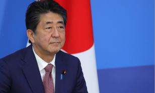Former Japanese Prime Minister Shinzo Abe stops showing signs of life and then dies