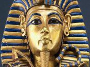 Tutankhamun statue stolen amid chaos
