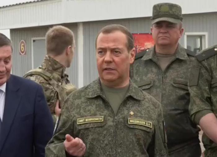 Dmitry Medvedev: Former NATO chief Rasmussen falls into dementia