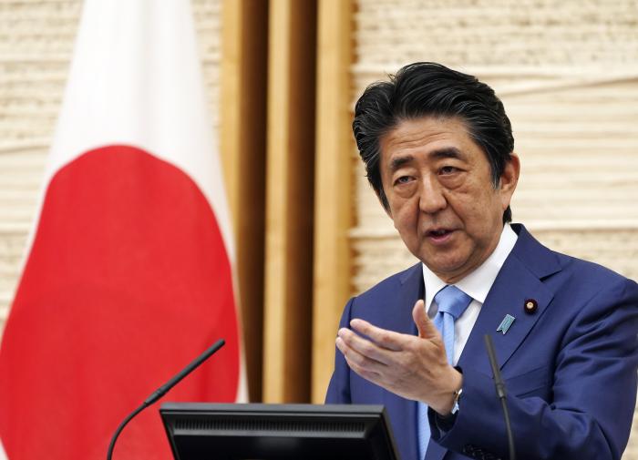 Shinzo Abe steps down, and Russia may forget about peace treaty