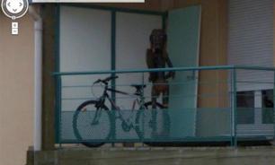 Google Street View photo shows bizarre humanoid creature on balcony