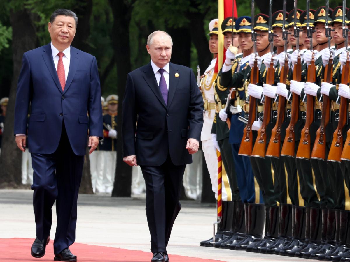 Putin Invites Zelensky to Come to Moscow for Talks