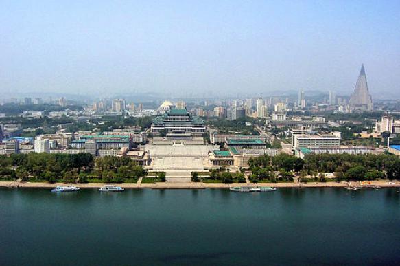 Photographer flies over North Korea, takes fascinating pictures of Pyongyang