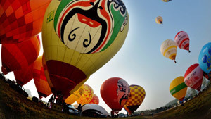 Hot air balloons decorate Chinese skies