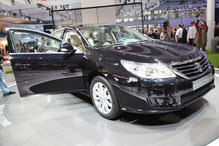 Renault Latitude Unveiled at Moscow International Motor Show